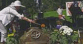 Hiroshima-Gedenkstein_rand.gif