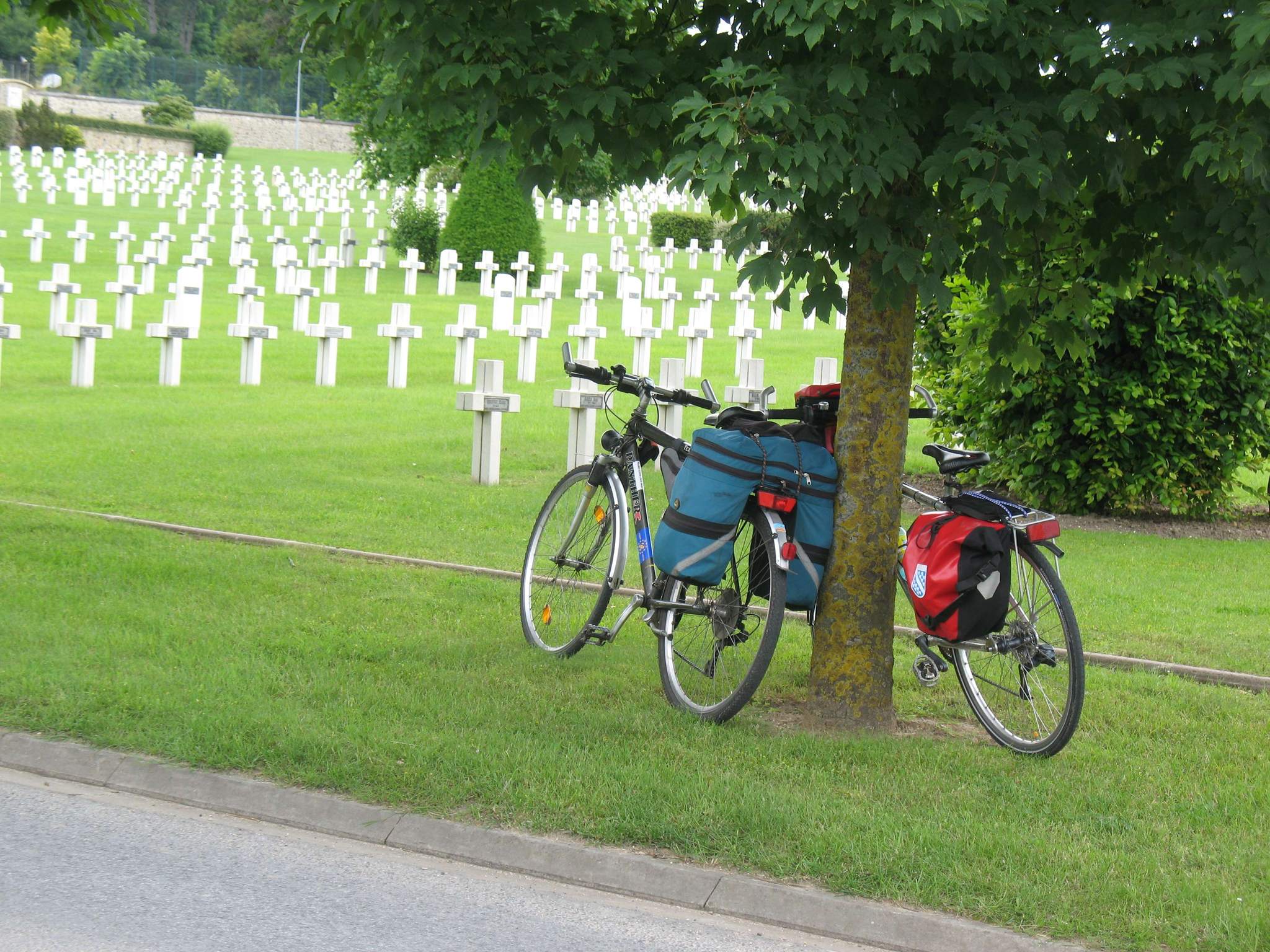 Soldatenfriedhof in Chatillon sur Marne westlich von Verdun